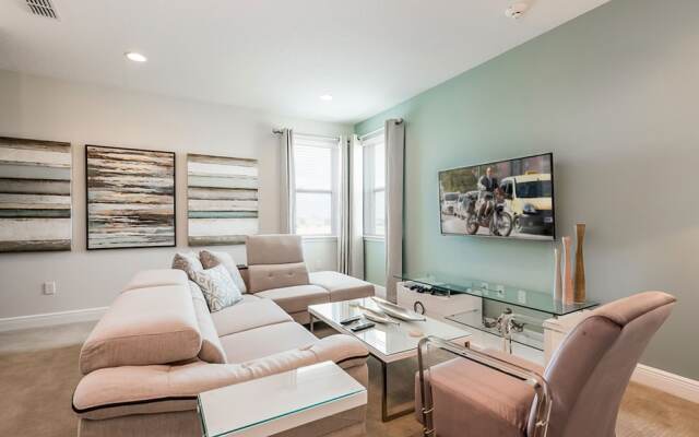 Reunion Raven by Vtrips