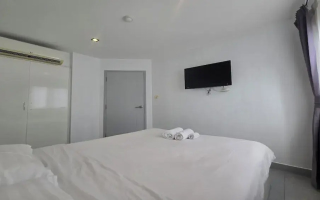 Boutique Comfort 1BR T2-410