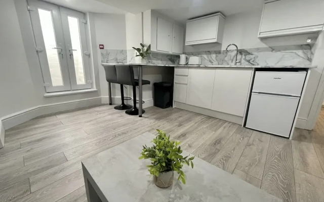 Osborne Luxury Hot Tub and Jacuzzi Suites