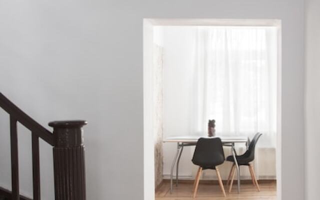 Iezer Residence