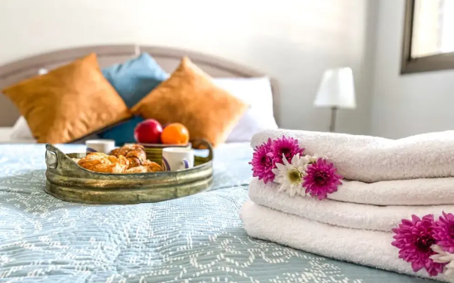 Modern Downtown 3BR by Ahlan Hospitality