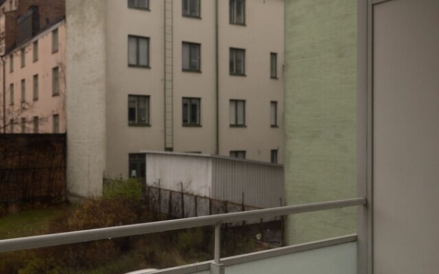 2ndhomes Renovated 1BR Home w Balcony