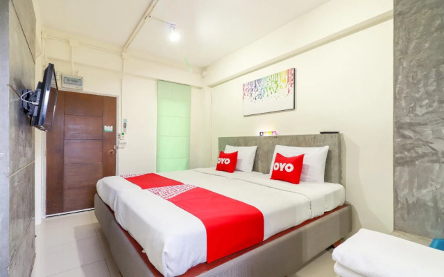 OYO 412 7 Days Hotel