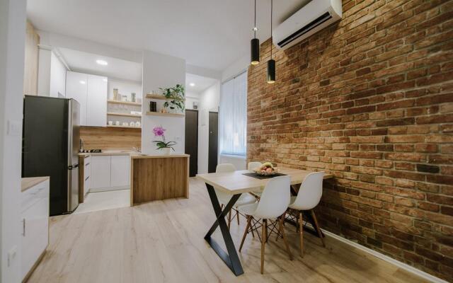 British Square Apartment
