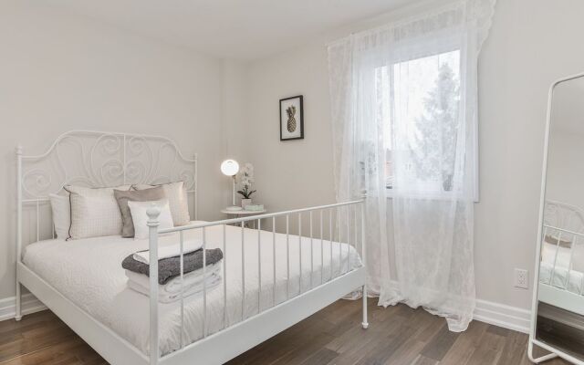 QuickStay - Stunning 4bdrm House in Vaughan