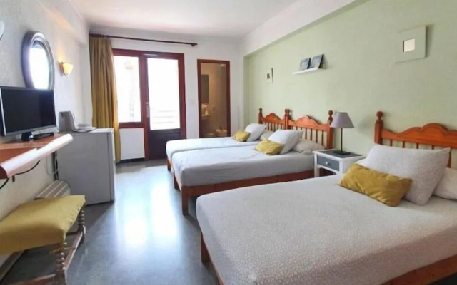 Hostal Saturno