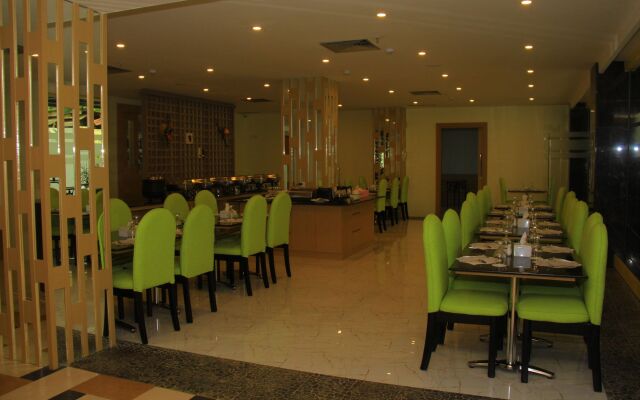OYO 666 D' Grande Hotel Batam