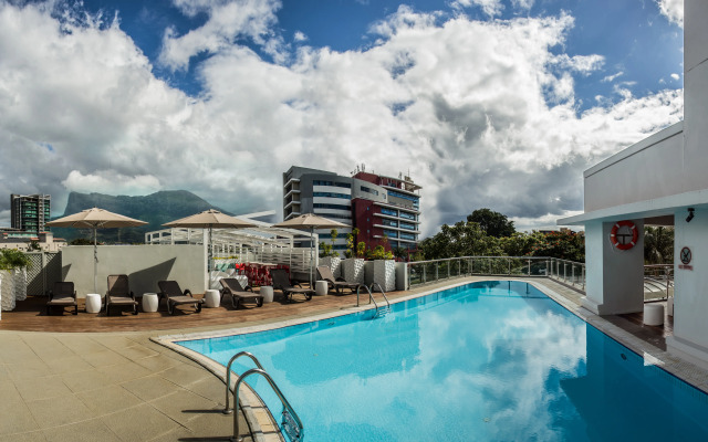 Hennessy Park Hotel