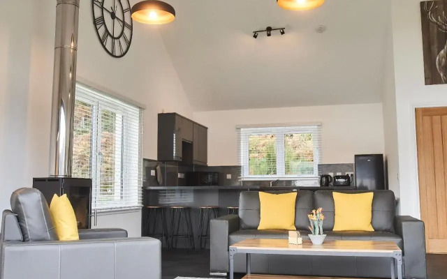 Shoreland Lodges - Holly Lodge