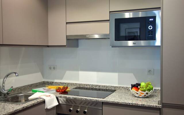 Feelathome Madrid Suites Apartments