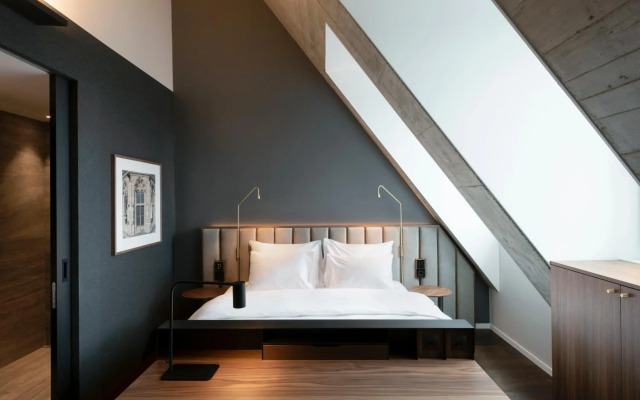 Legend Hotel
