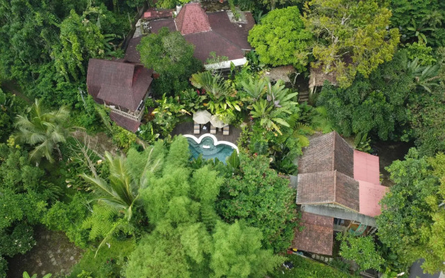 Umah Tis Sebatu
