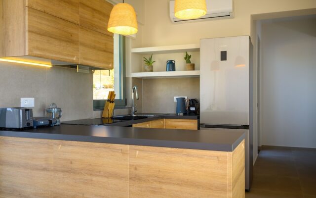 Roots Suites in Crete
