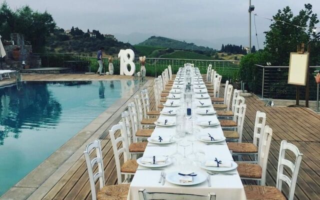 Room in B&B - Alessio Room Overlooking the Vineyards of Tuscany