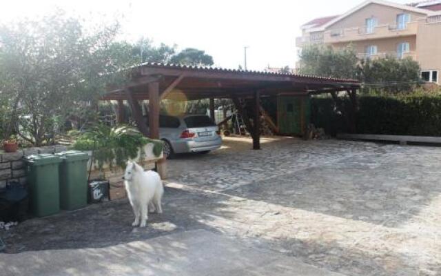 Summer house in Novalja