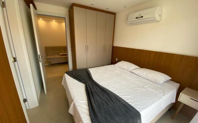 Apto c/churrasq na sacada em bombinhas RNA0303