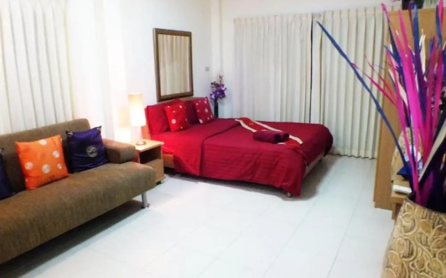4 Bedroom Villa Private Pool Central Pattaya 15 min Away