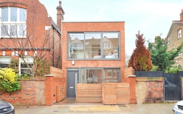 2 Bedroom House In West Hampstead