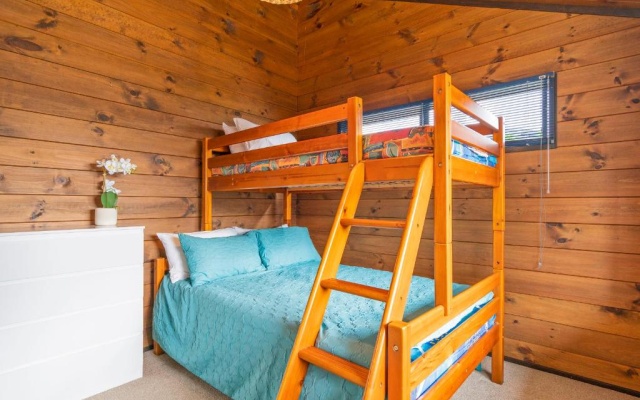 Sky Blue Bach - Whitianga Holiday Home – Guest Rooms – Whitianga
