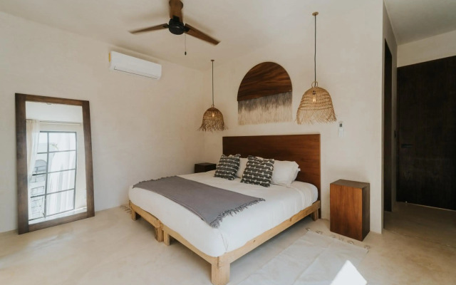 Villa Torana 4br/8pp Private Pool Rooftop Security