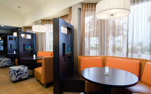 Courtyard by Marriott St Louis Westport Plaza