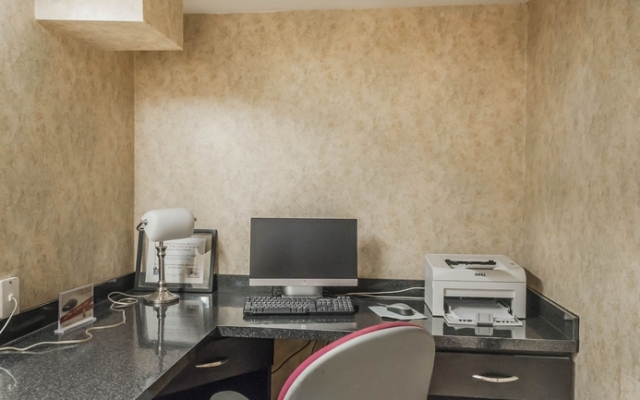 Mississauga Inn & Suites