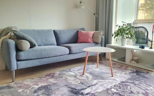 Cosy and quiet 1 br apartment - 7 min airport