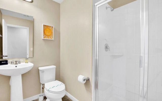 Charming Chalet at Compass Bay Cb101