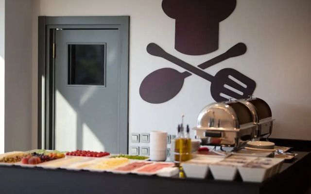 Valent Otel Business