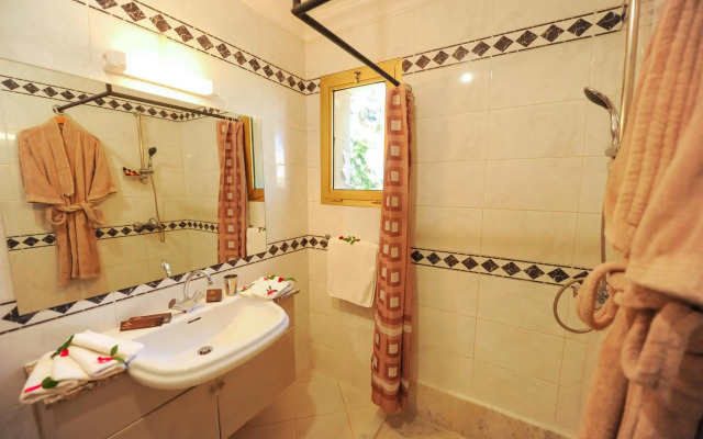 Amina Resort & Spa