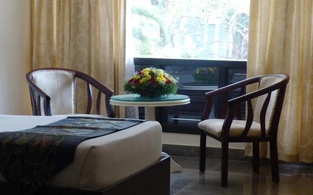 Hotel Highway Garden – Guest Rooms – Kakkanad