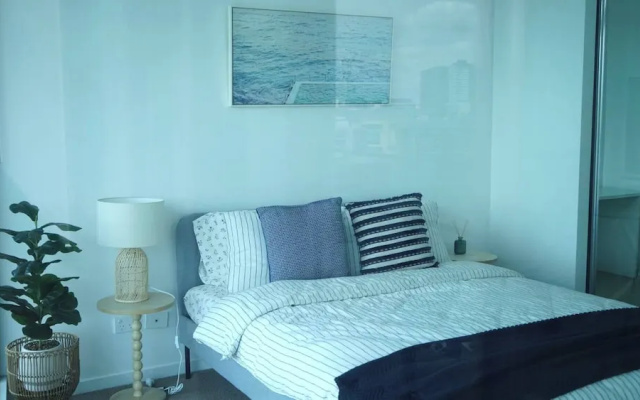 Spacious City Escape With Pool, Gym & Free Parking – Guest Rooms – Brisbane