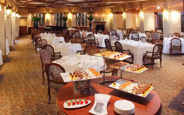Estelar La Fontana Hotel  Apartamentos Bogot