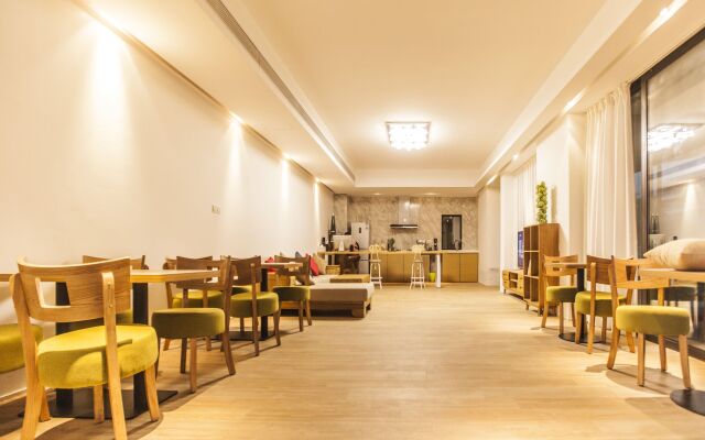 Hua Yang Nian Seaview Hostel