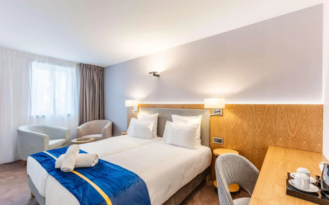 Brit Hotel Privilège Paris - Rosny