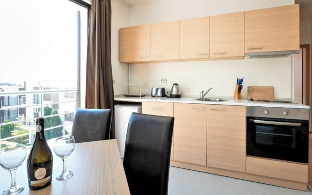 New Line Village Apartments, up to 4 Guests