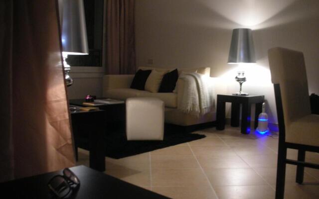 Designer Studio With Amazing Views of the Red Sea!