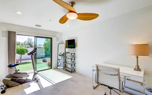 Paradise Valley Abode: Pool, Near Downtown Phoenix