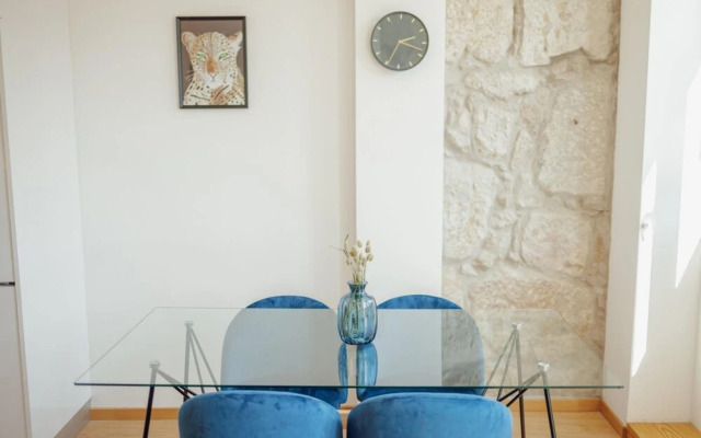 Modern Stylish Apartment I by Vacationy