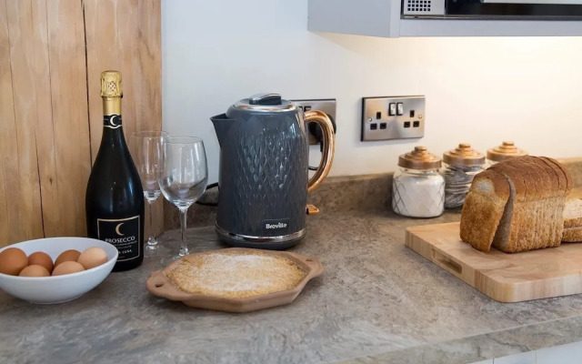 Braisty Woods - Hopes & Beams