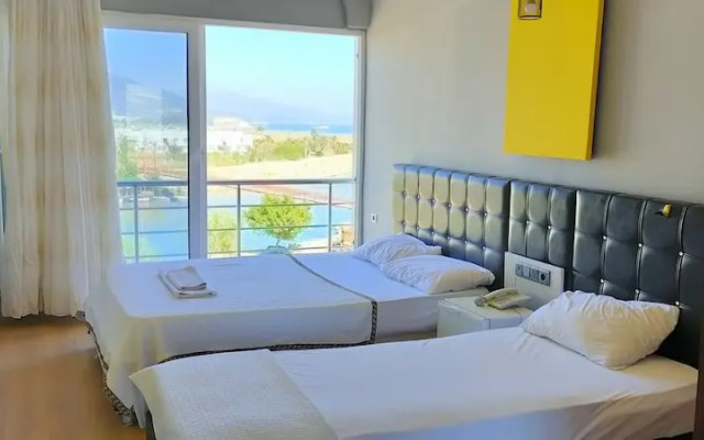 Anemonia Hotel