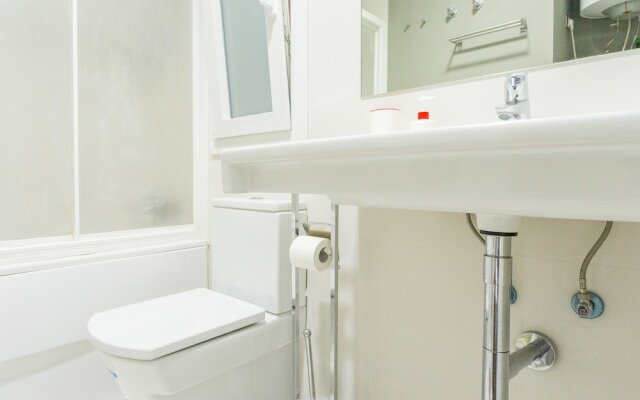 Centric, new and near to the beach