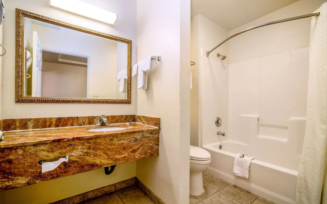 Regency Inn & Suites