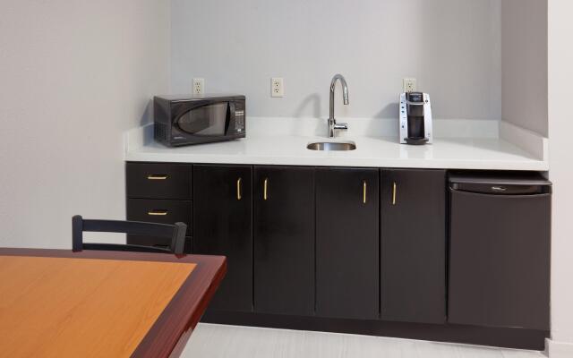 Holiday Inn Express Hotel & Suites Dickinson by IHG
