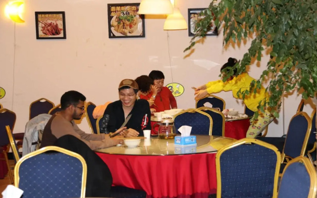 Mount Emei Happy Hotel