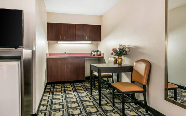 Suburban Studios Mason Hwy 42