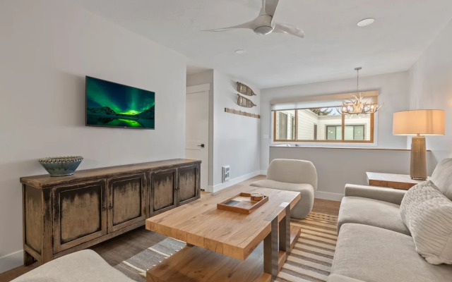 Snow Flower 078 3 Bedroom Condo by RedAwning