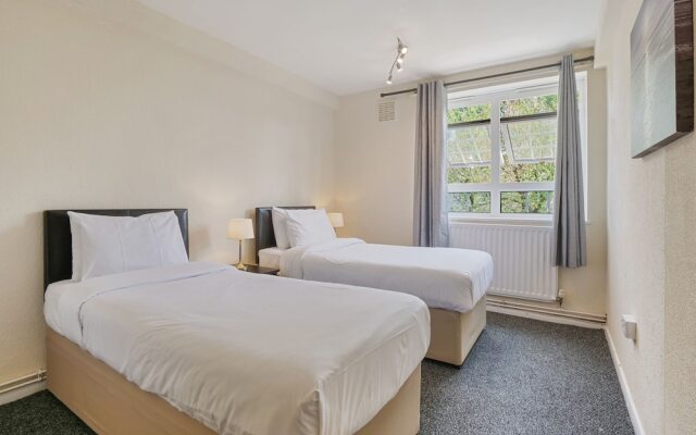 The Xavier Flat by Kasar Stays