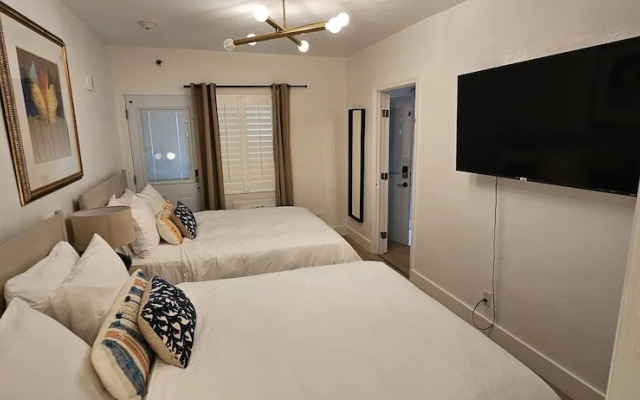 Sirena Azul SoBe Suite 3