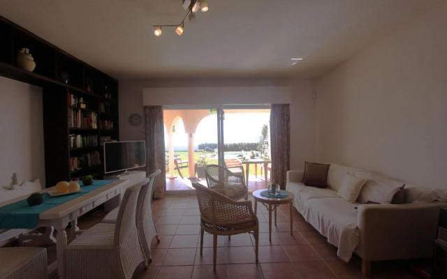 1100 - Beach Front Villa
